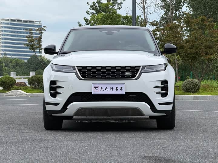 Land Rover Range Rover Evoque L, 2023 — фото 2 из 9