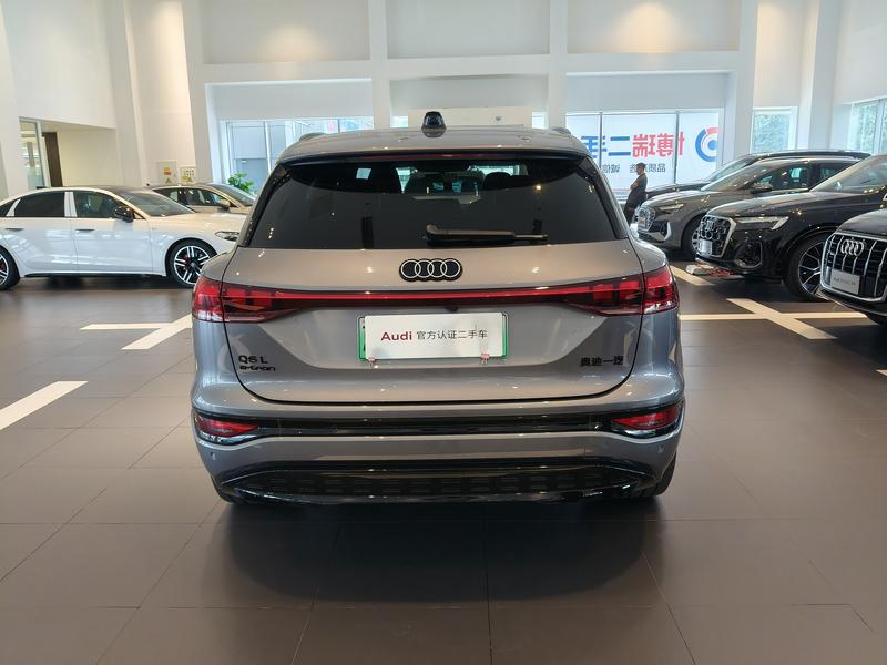 Audi Q6L e-tron, 2025 — фото 5 из 12