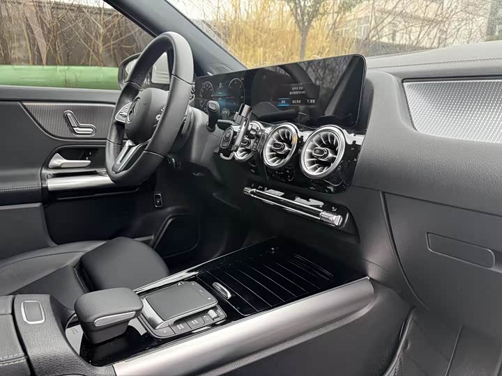 Mercedes-Benz EQA, 2023 — фото 9 из 9