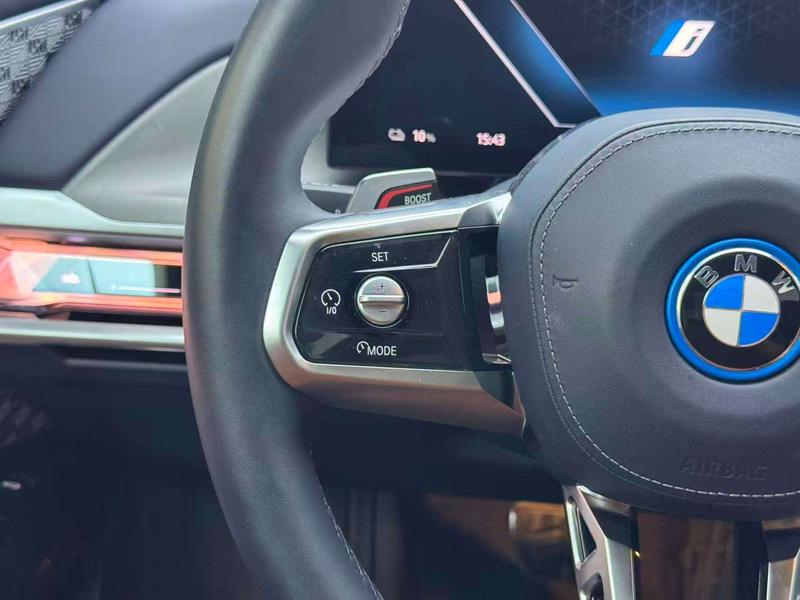BMW i7, 2023 — фото 11 из 12