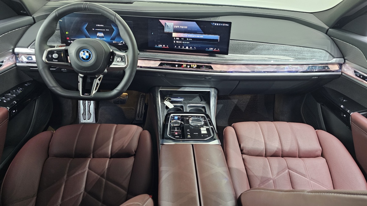 BMW i7, 2024 — фото 6 из 12