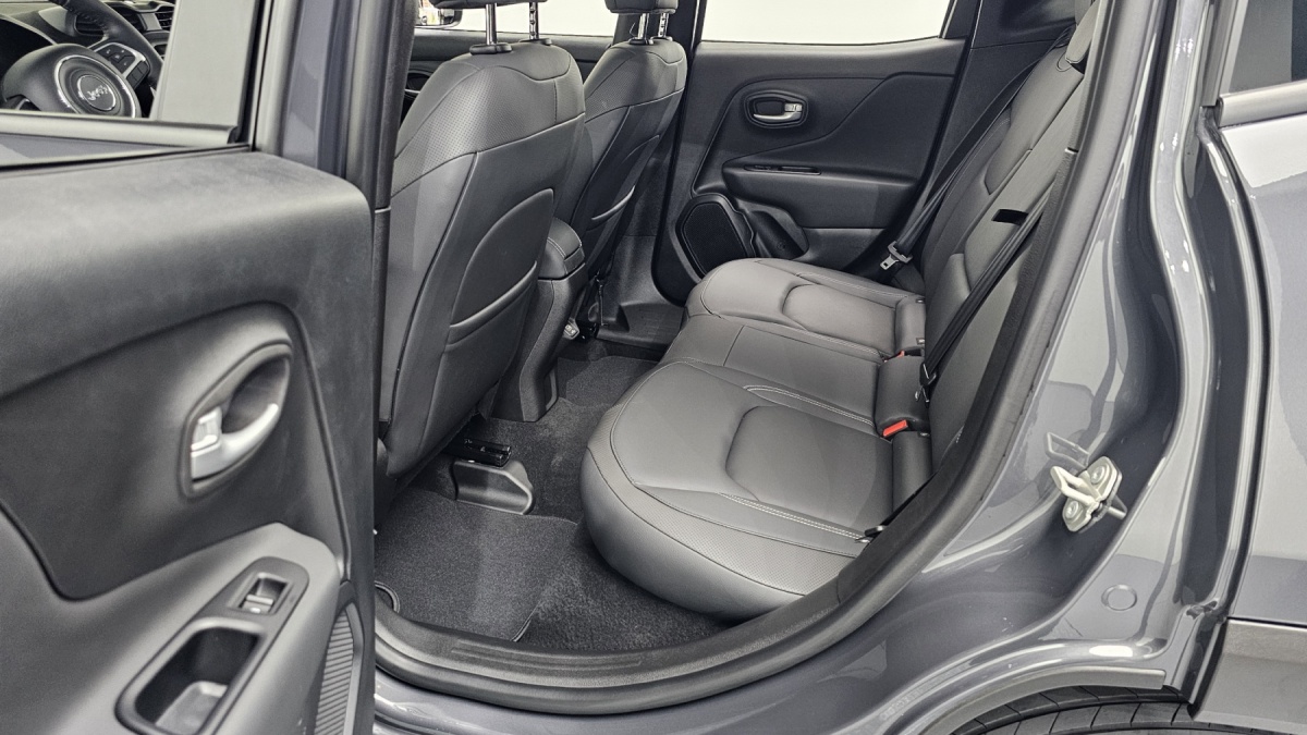 Jeep Renegade, 2023 — фото 11 из 12