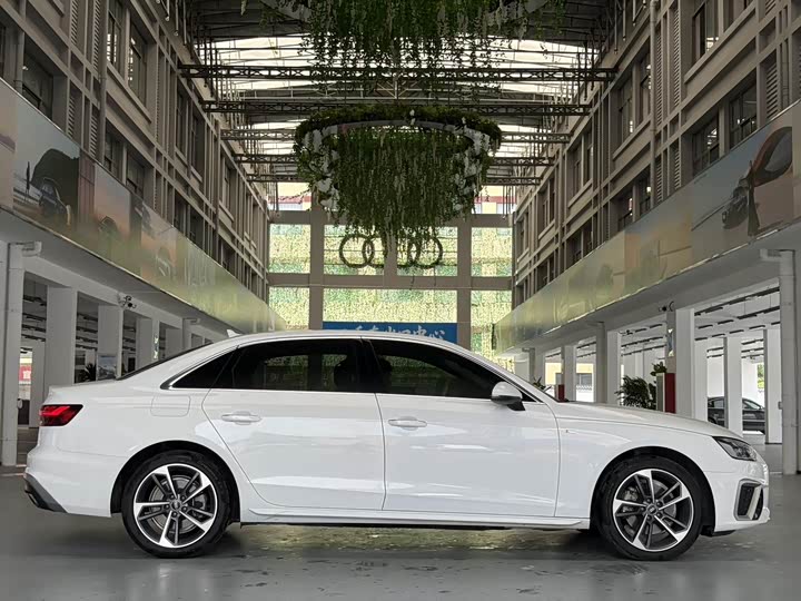 Audi A4L, 2024 — фото 2 из 9