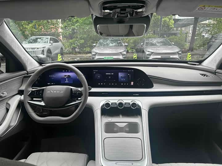 Exeed RX C-DM Hybrid, 2024 — фото 5 из 9