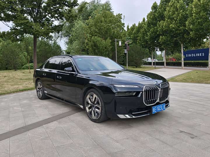 BMW 7 Series, 2023 — фото 8 из 9