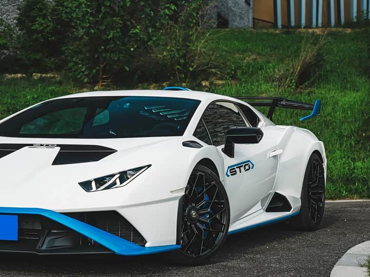 Lamborghini Huracán, 2023 — фото 5 из 7