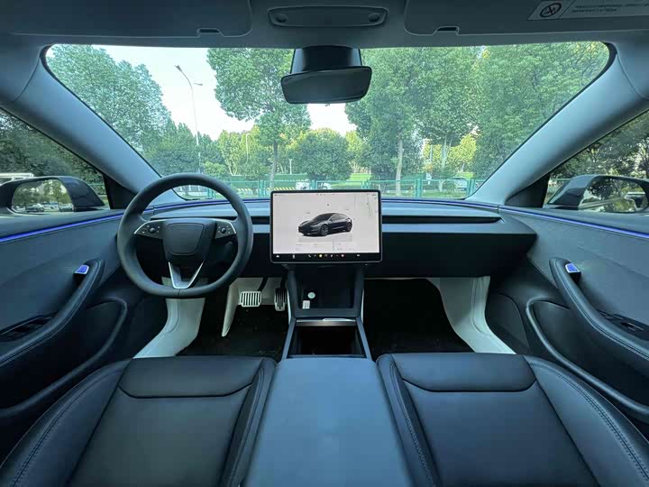 Tesla Model 3, 2024 — фото 7 из 9