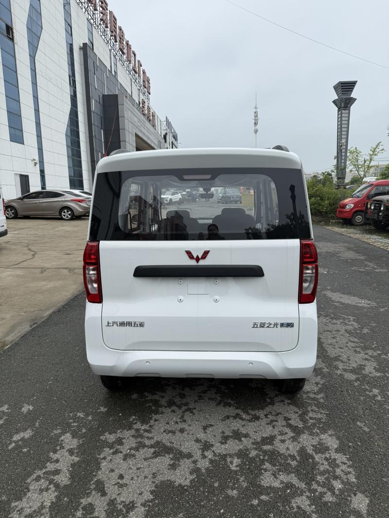 Wuling Sunshine EV, 2026 — фото 5 из 9