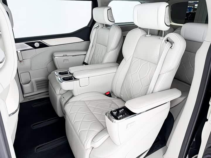 Volvo EM90, 2023 — фото 9 из 9