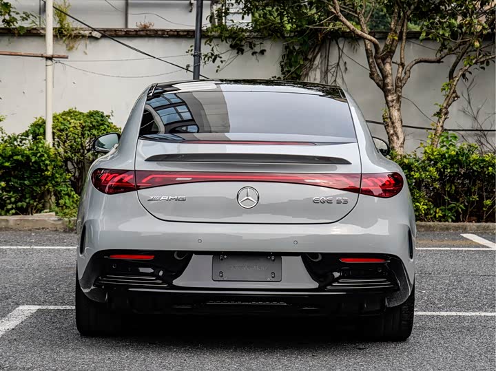 Mercedes-Benz EQE AMG, 2024 — фото 4 из 9