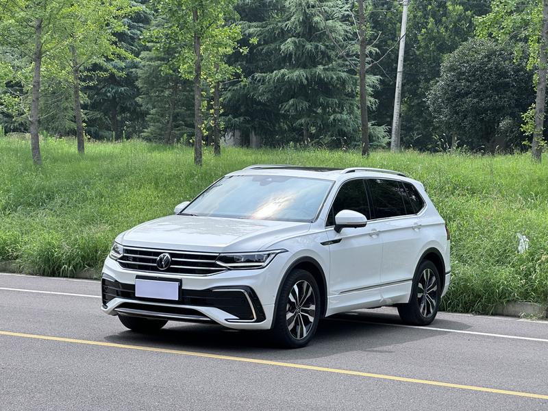 Volkswagen Tiguan L Pro, 2022 — купить в Санкт-Петербурге под ключ