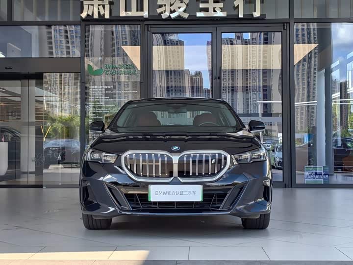 BMW i5, 2025 — фото 2 из 9