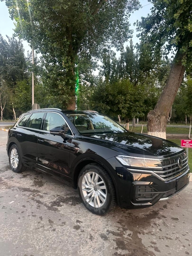 Volkswagen Touareg, 2023 — фото 2 из 4