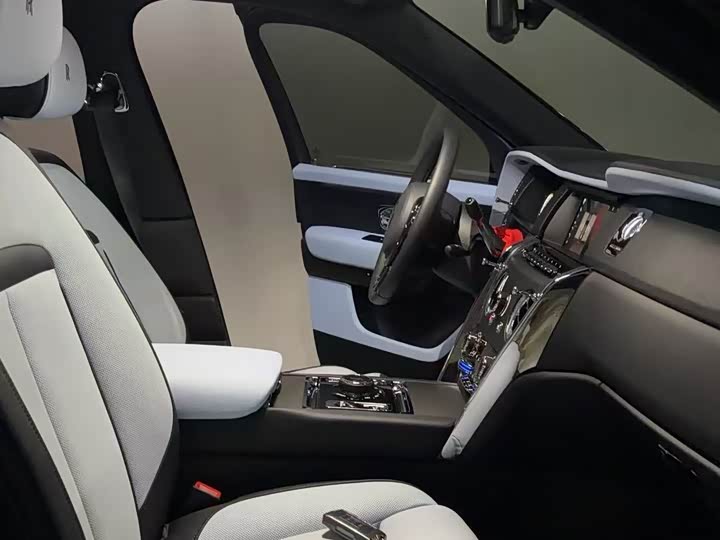 Rolls-Royce Cullinan, 2023 — фото 9 из 9