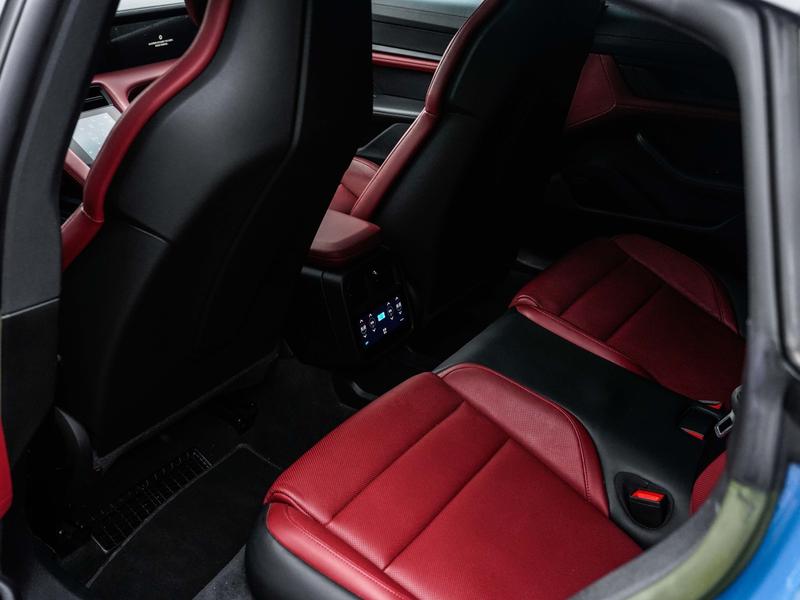 Porsche Taycan, 2023 — фото 9 из 10