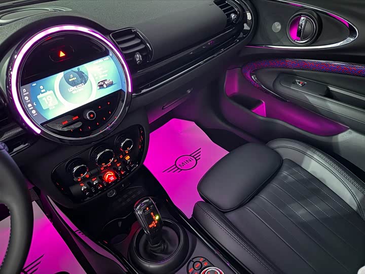 Mini Clubman, 2023 — фото 7 из 9