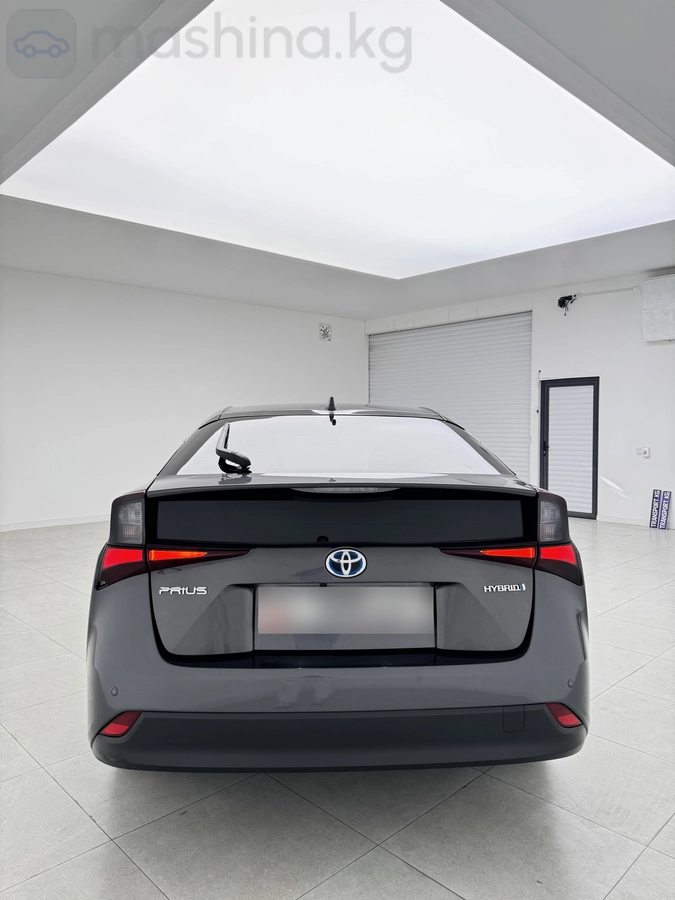 Toyota Prius, 2021 — фото 7 из 11