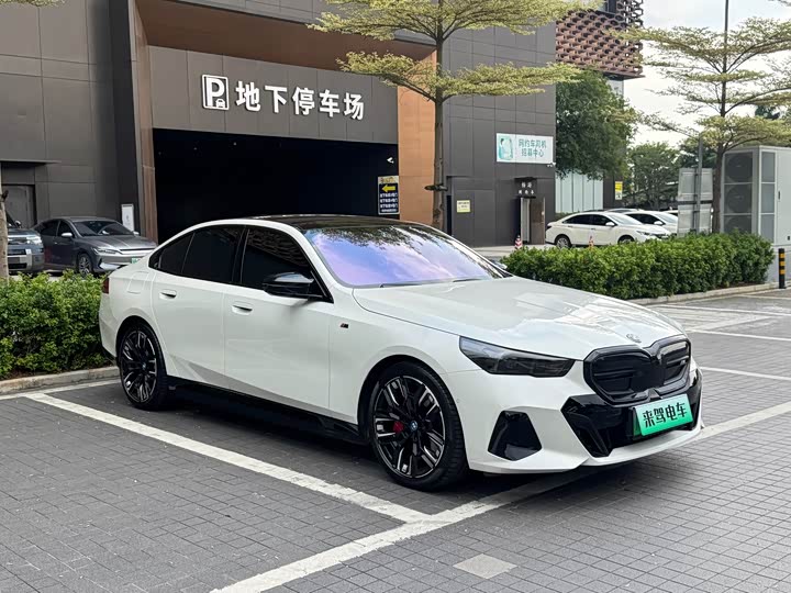 BMW i5, 2024 — фото 3 из 9