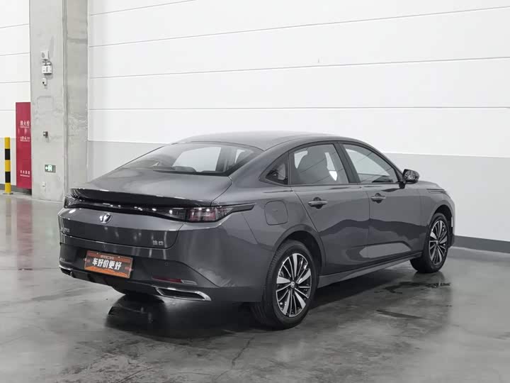 Changan Eado EV, 2025 — фото 2 из 9
