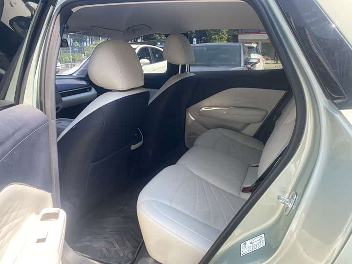 BAIC Arcfox T1, 2025 — фото 6 из 9