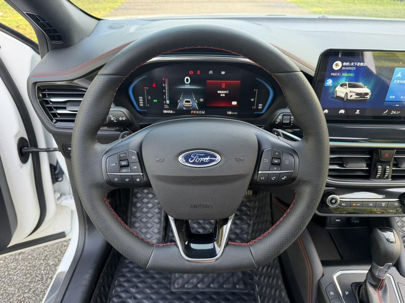 Ford Focus, 2022 — фото 12 из 12