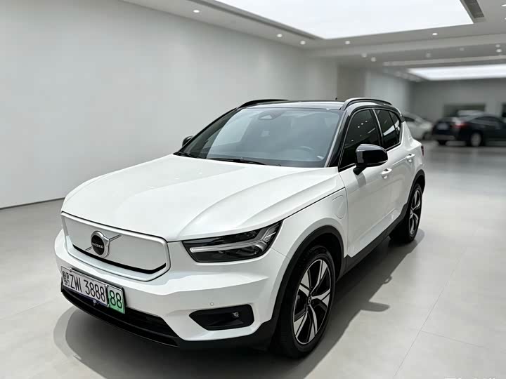 Volvo XC40 EV, 2021 — фото 3 из 9