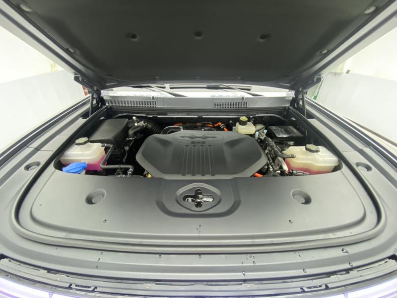BYD FangChengBao Leopard 5, 2026 — фото 11 из 12
