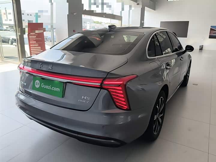 Hongqi H5 Hybrid, 2025 — фото 7 из 9