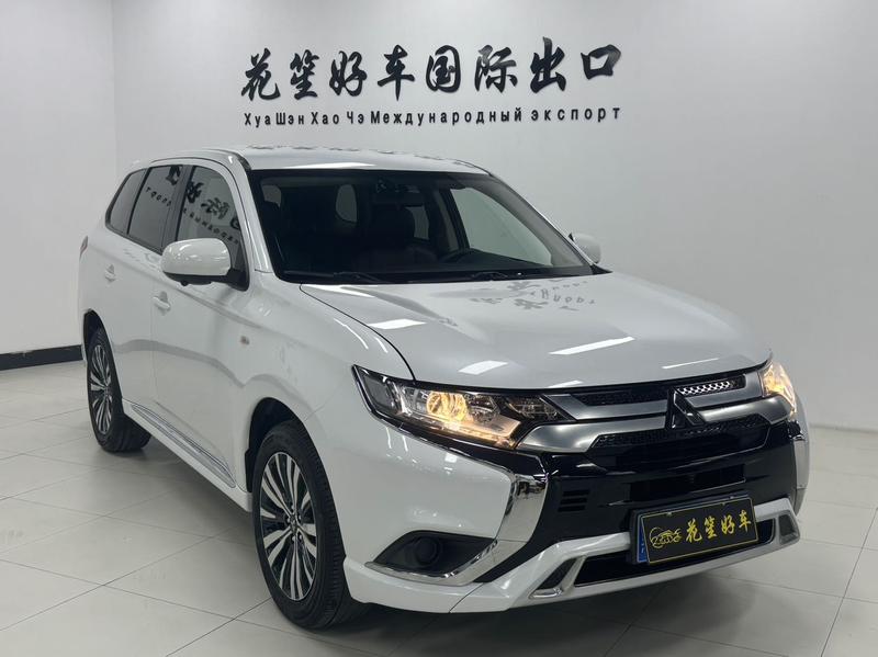 Mitsubishi Outlander, 2022 — фото 3 из 12