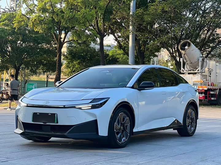 Toyota bZ3, 2024 — фото 2 из 9