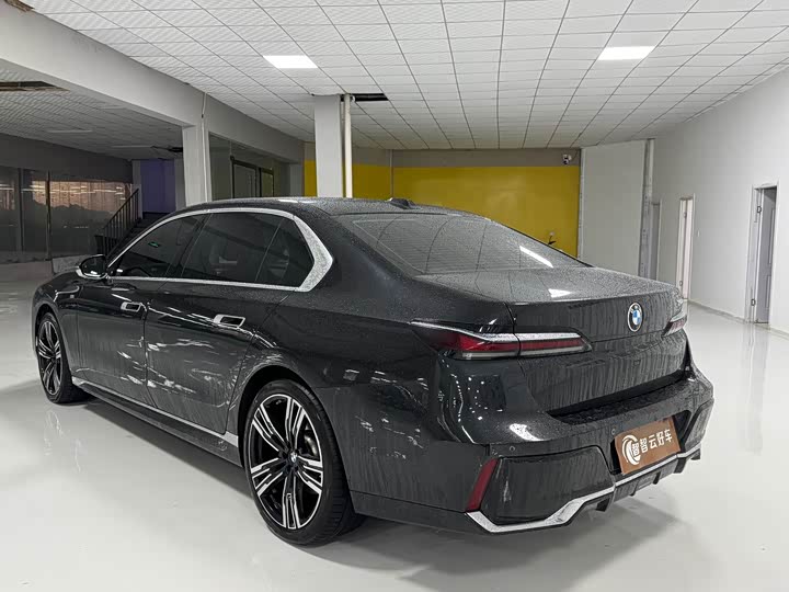 BMW 7 Series, 2023 — фото 7 из 9
