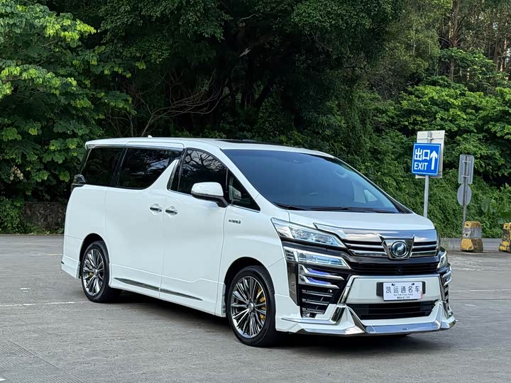 Toyota Vellfire, 2022 — фото 2 из 9