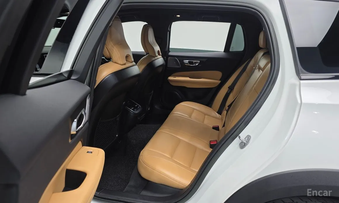 Volvo V60, 2023 — фото 11 из 12