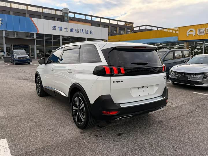 Peugeot 5008, 2023 — фото 4 из 9