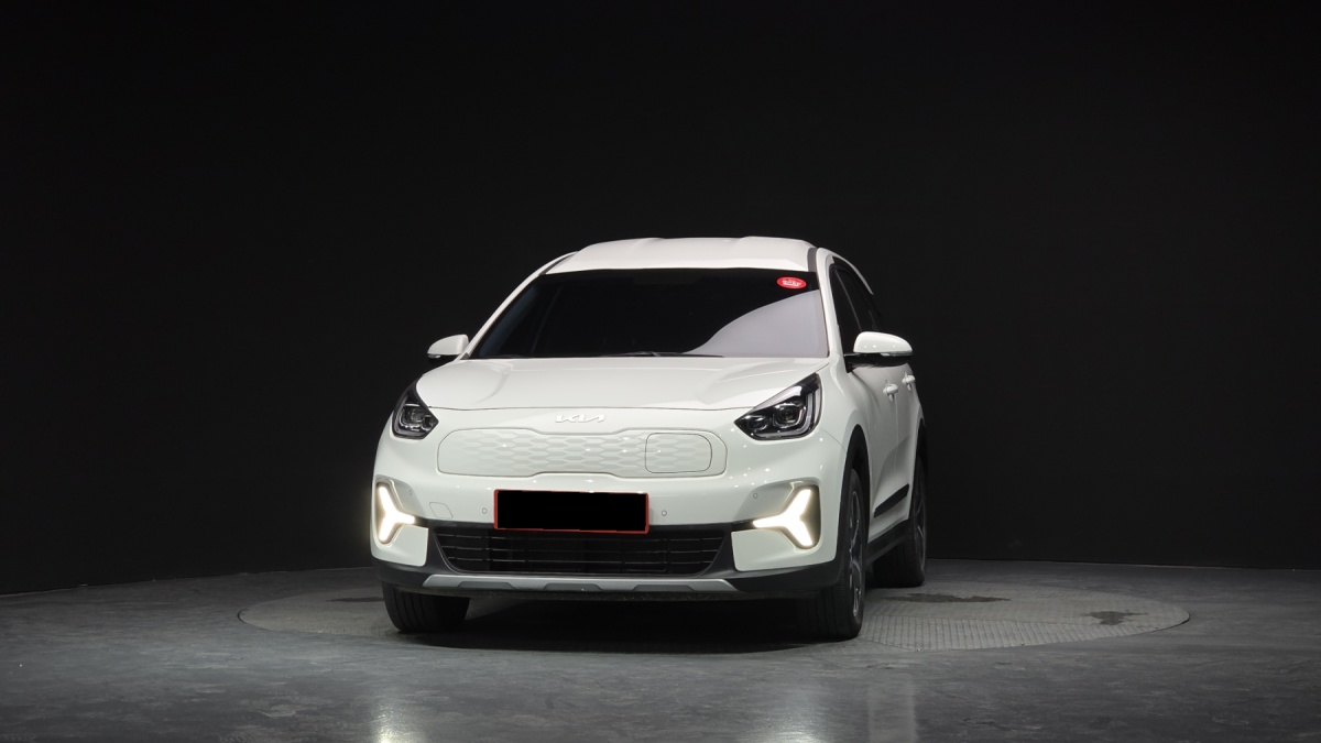 Kia Niro, 2023 — фото 3 из 12