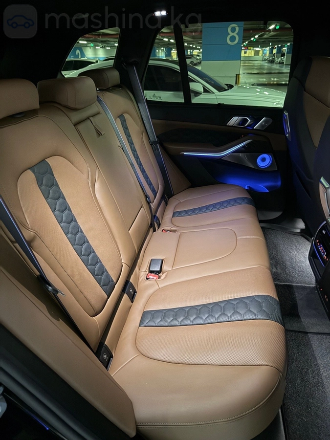BMW X5 M, 2025 — фото 8 из 9