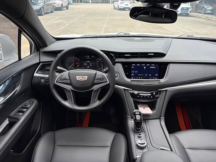 Cadillac XT5, 2022 — фото 8 из 9