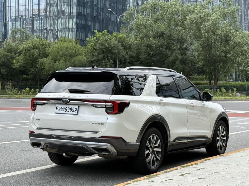 Ford Explorer, 2023 — фото 7 из 12