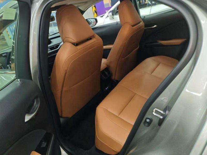Lexus UX Hybrid, 2021 — фото 10 из 12