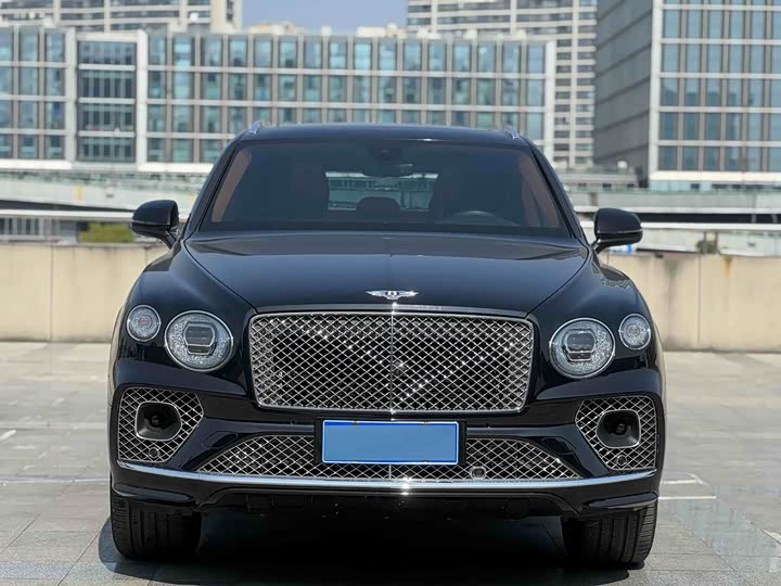 Bentley Bentayga, 2022 — фото 2 из 9