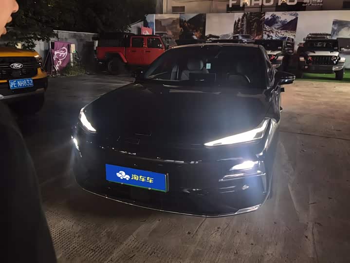 Geely Galaxy Starshine 8 EM-i, 2025 — фото 2 из 9