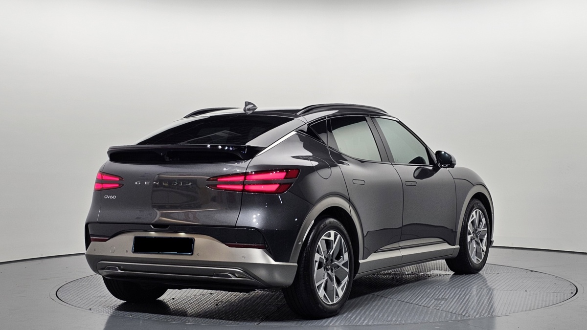 Genesis GV60, 2022 — фото 2 из 12