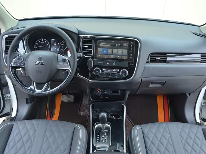 Mitsubishi Outlander, 2022 — фото 6 из 9