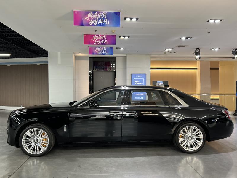 Rolls-Royce Ghost, 2025 — фото 4 из 12