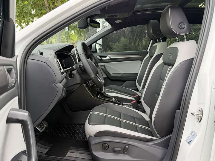Volkswagen T-Roc, 2023 — фото 4 из 9