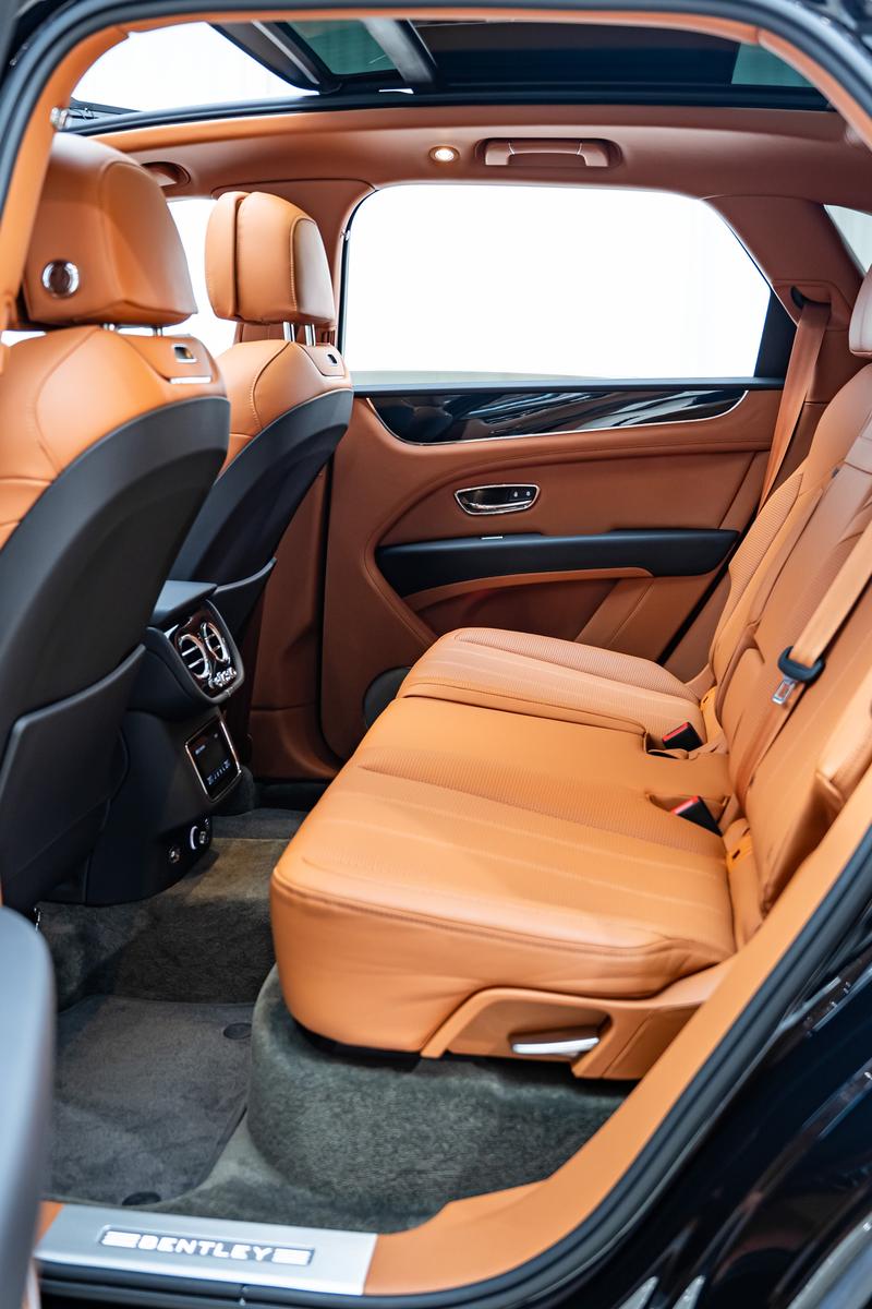Bentley Bentayga, 2022 — фото 7 из 8