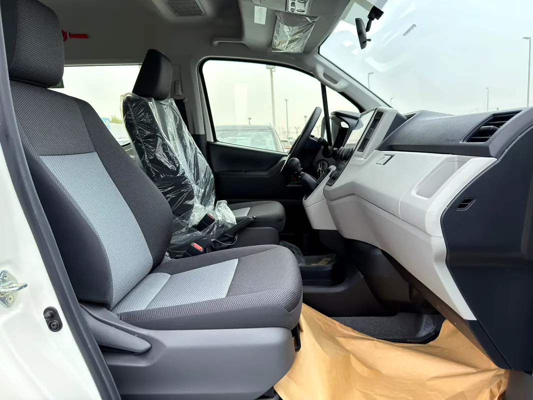 Toyota Hiace, 2025 — фото 9 из 10