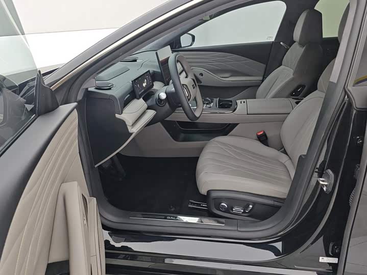 Geely Galaxy Starshine 8 EM-i, 2025 — фото 9 из 9