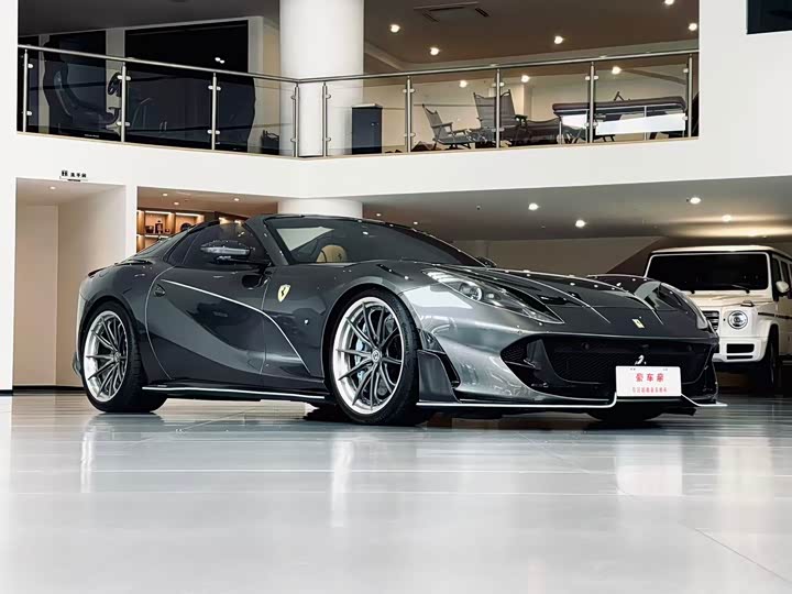 Ferrari 812, 2022 — фото 6 из 9