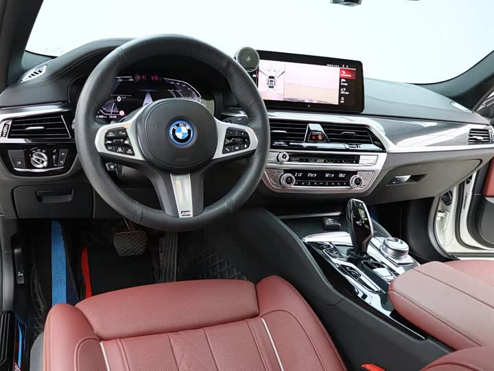BMW 5 Series Hybrid, 2022 — фото 9 из 9